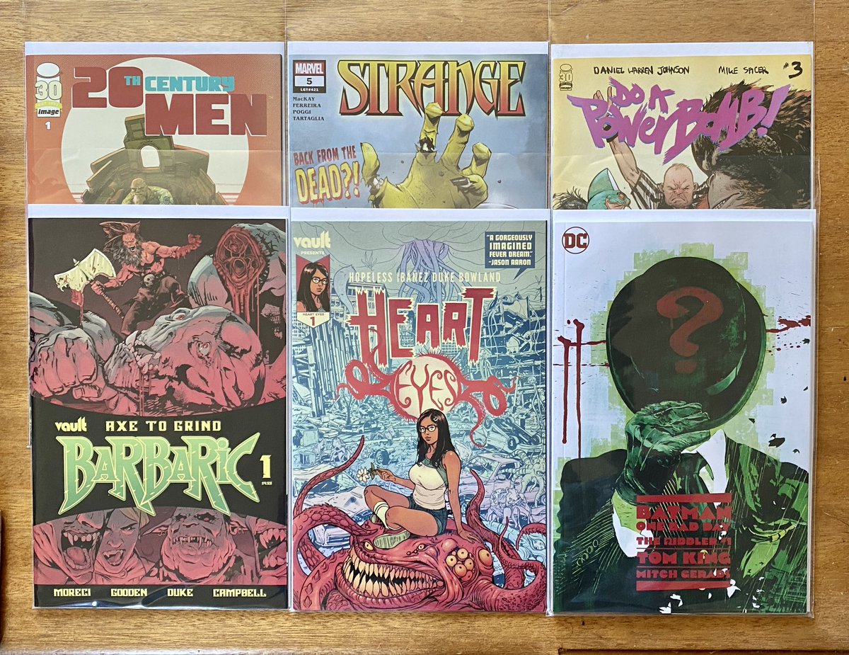 GrawlixTheCat's tweet photo. Most of this week’s pickup from @comicsconstore. So glad I splurged on those PULP and ECHOLANDS hardcovers. Both are magnificent! https://t.co/fAl0yavUh4