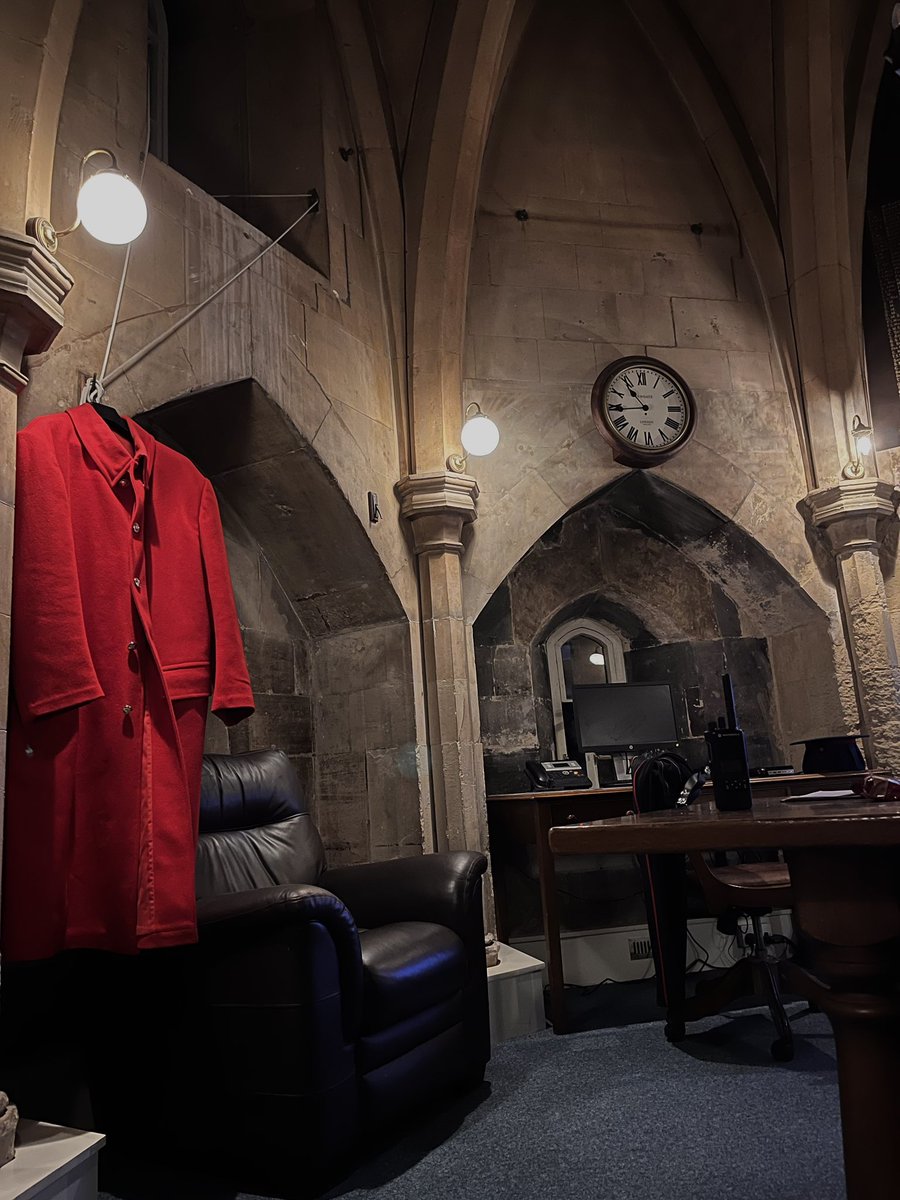 spike_abbott's tweet photo. Another 9 hrs to go! It’s going to be a long Saturday night #Watchman #WorkingWeekend #Guardroom https://t.co/YOtelLEPkh