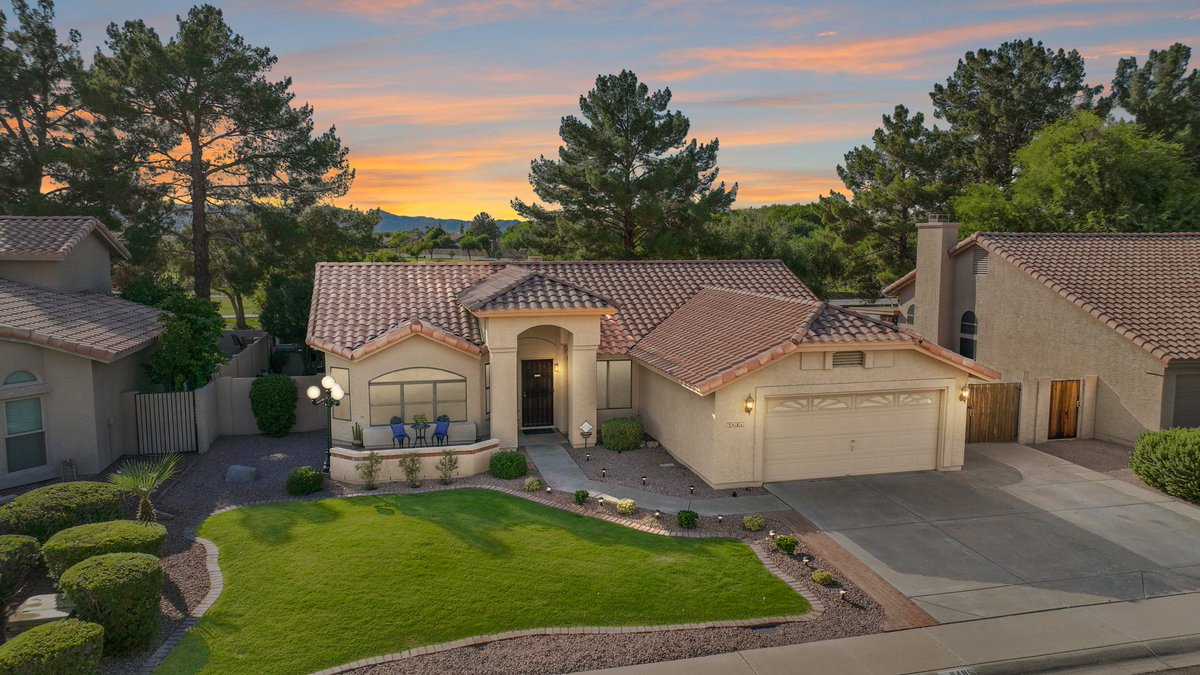 RyanBarmore's tweet photo. I am selling this gorgeous home for the owners who have been here for 25 years! Proud to represent them as they have proudly taken care of this beauty for so long. #warnerranch #tempehomeforsale #realtor #arizonarealestate https://t.co/GjzlkMoyzx