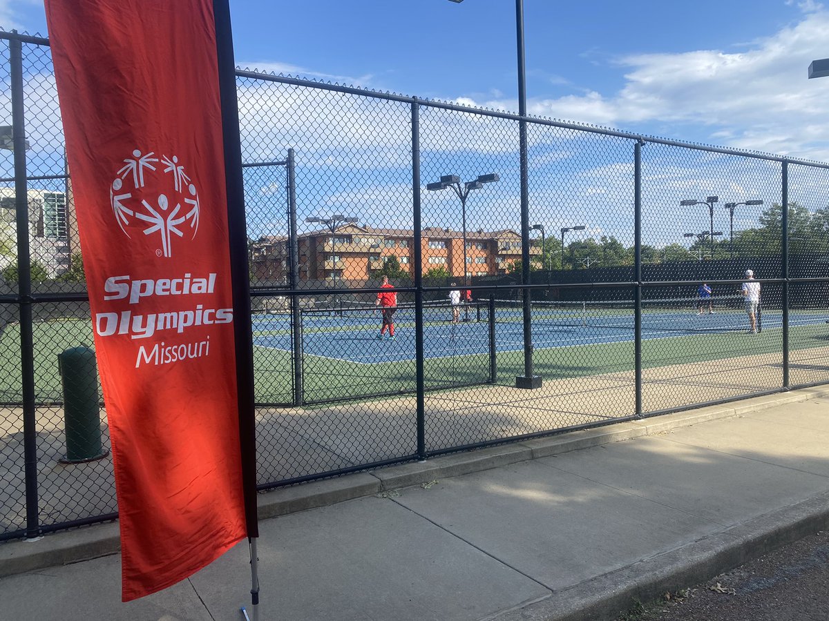 St. Louis Special Olympics Area tennis is underway!  Great competition and a lot of tennis players at Shaw Park today.🎾🎾🎾#SOMOPremier