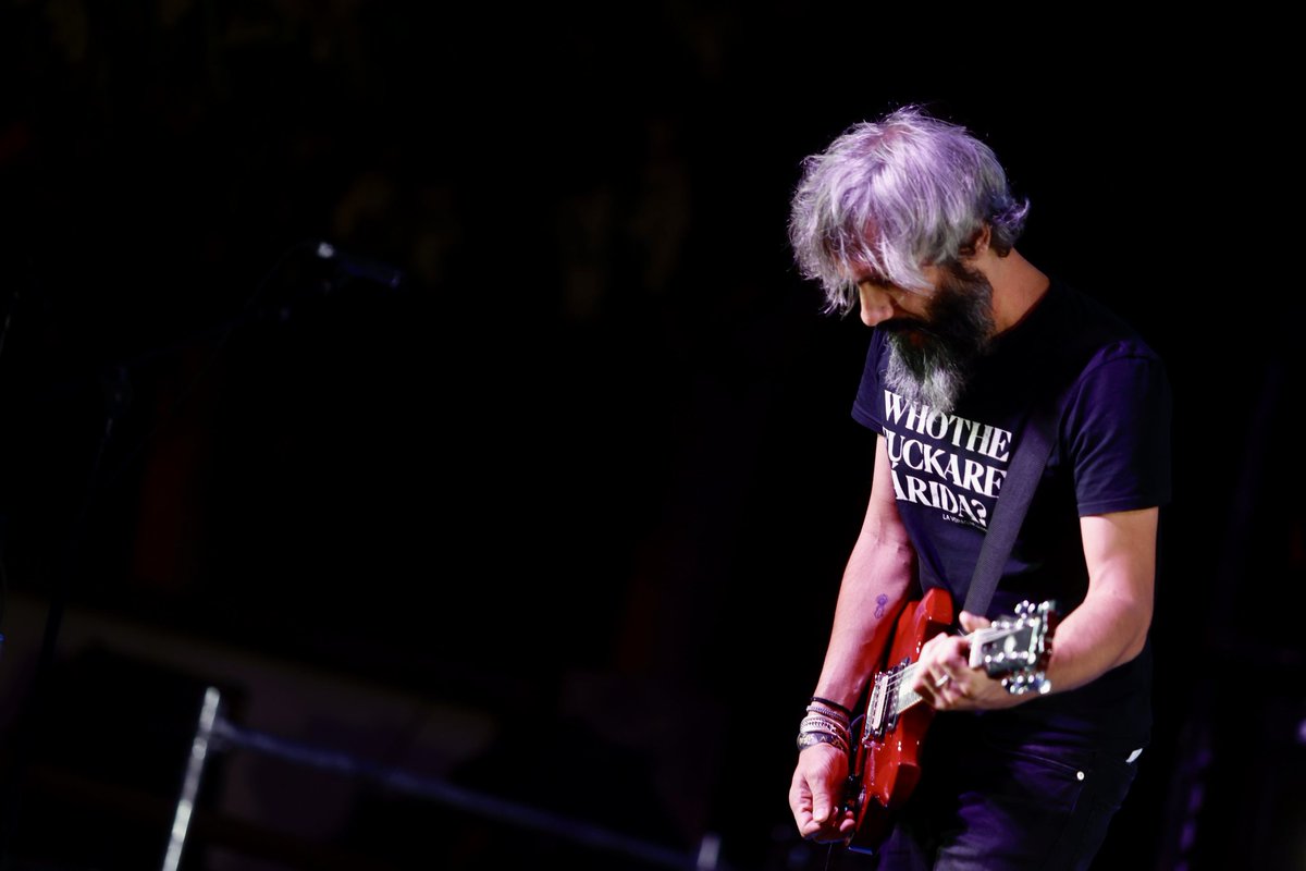 ElSierraFest's tweet photo. La medianoche llegó y @Delobos1 sale a aullar al escenario serreño.

Una descarga de rock, blues y todo lo que mueve y conmueve.

Vamooooh lobeteees!!! https://t.co/lRLgX4TMje