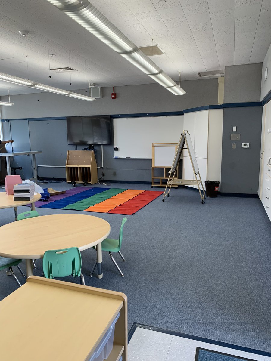 hesdgranado's tweet photo. It takes a village to build a TK classroom! Mil gracias to our office team, campus assistants, custodian team, @TKrules1, &amp; Ms. Martinez for being here on a beautiful Saturday. Thanks @MelissaMStaley for helping us hunt down these TK treasures! Looking good! #hesdpride #TKrocks https://t.co/ii70YmBq8y