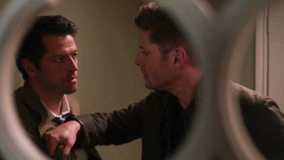 CasIsLoved's tweet photo. control yourself, dean https://t.co/Ho28WuXUXp