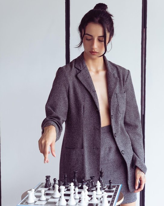 Juegas conmigo???♟💕 https://t.co/EmmP8Xhzjr<a href="/tag/uclfinal"class="tags"><span>#uclfinal</span></a><a href="/tag/vamosblues"class="tags"><span>#vamosblues</span></a>