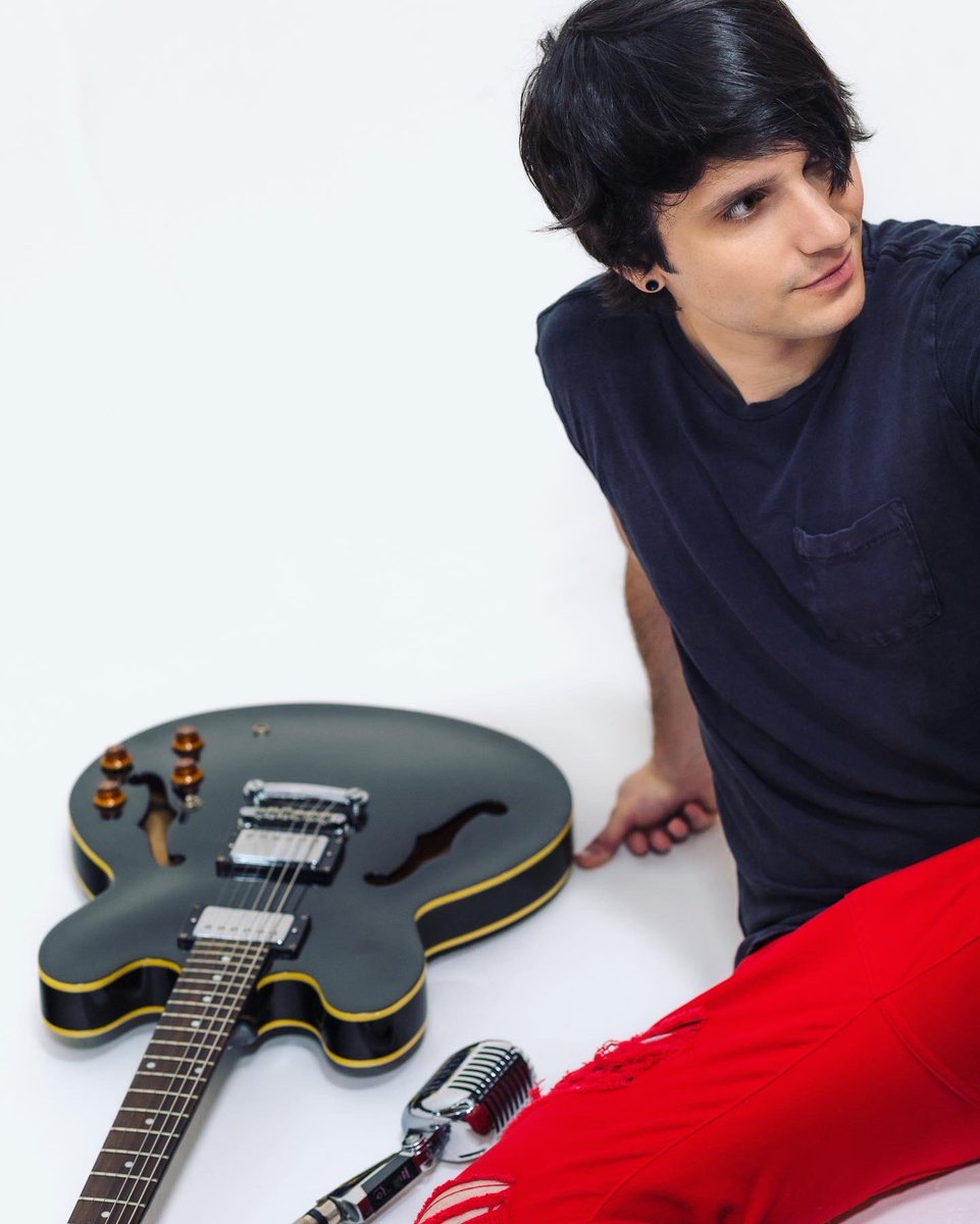 dmfdmfmusic's tweet image. The release of my debut single, Only One, was a dream! 🖤 WE HIT THE CHARTS on a day with a ton of huge releases📈! We peaked at #2 in Alternative &amp;amp; #38 overall! 

If you supported, in any way, THANK YOU!!! 🙏

You are here for Day #1 of DMF! ffm.to/onlyonedmf