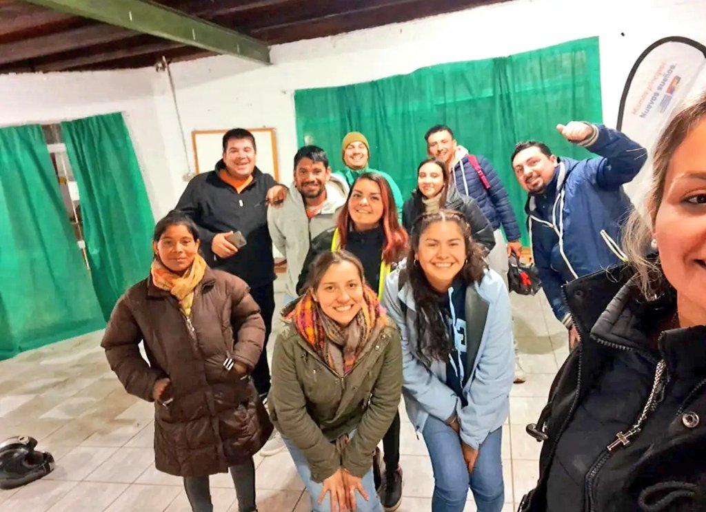 jovenes_fa's tweet photo. No hay nada mejor, que el trabajo en equipo.!
ARRIBA LOS JÓVENES 
🔴🔵⚪ 
@AndresLimaSalto https://t.co/E0ipLx3dtg