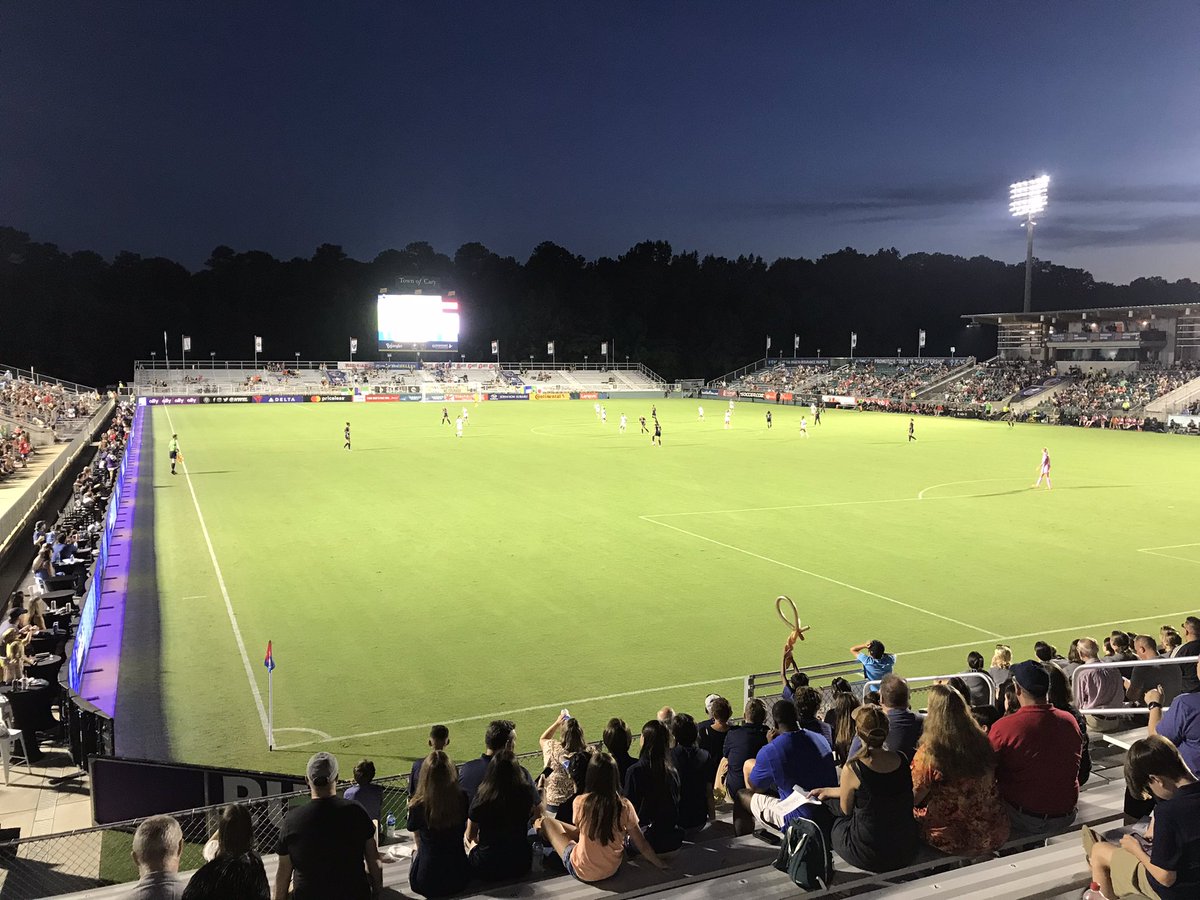 alicespickard's tweet image. Thanks for supporting our public schools tonight @TheNCCourage  Beautiful evening for a fantastic soccer game! @WCPSSTeam #educationappreciationnight #tools4school