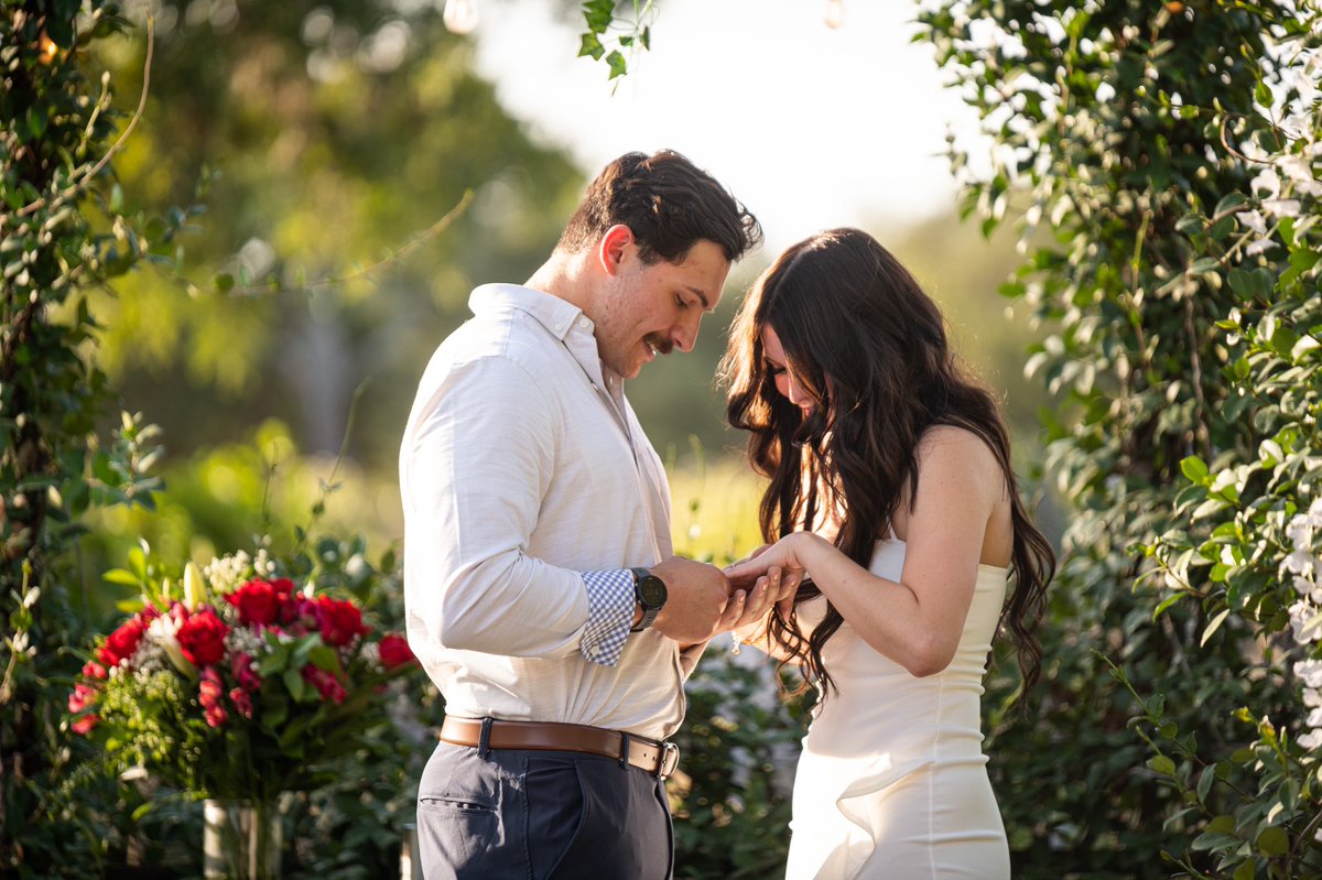 TheJanNorman's tweet photo. I’m a FIANCÉ. But not for long 😉 the man of my dreams 🥰 https://t.co/36XC3EewEN