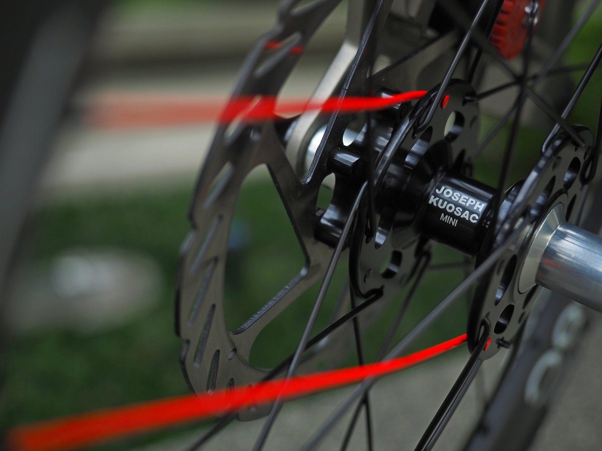 JosephKuosac's tweet photo. JK Mini-Hub on Birdy.
#josephkuosac #JKhub #minihub #spokeangle #narrowflange #minivelo #foldingbike #Birdybicycle #Birdydisc #20inchwheel #smallwheel https://t.co/lXhItLCzNA