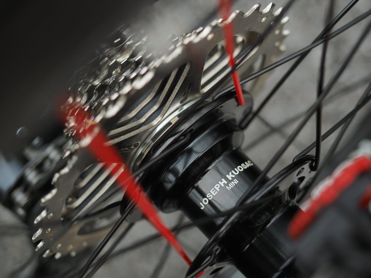 JosephKuosac's tweet photo. JK Mini-Hub on Birdy.
#josephkuosac #JKhub #minihub #spokeangle #narrowflange #minivelo #foldingbike #Birdybicycle #Birdydisc #20inchwheel #smallwheel https://t.co/lXhItLCzNA