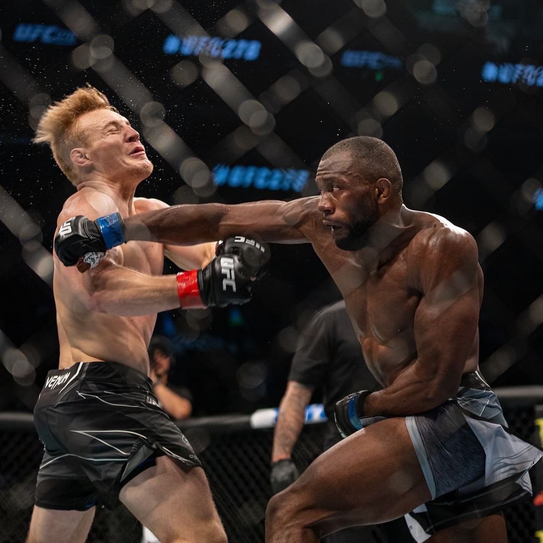 LoosaAnge's tweet photo. Job done @ufc 278 

Thank you all ❤️
#ufc278 https://t.co/S84EH55YSr