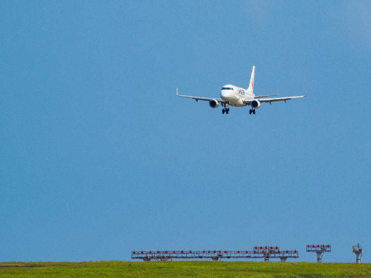好きです、離島の空港

#徳之島空港　#RJKN　#TKN　#徳之島
#JAC　#J-AIR　#JAL　#ATR42　#E170