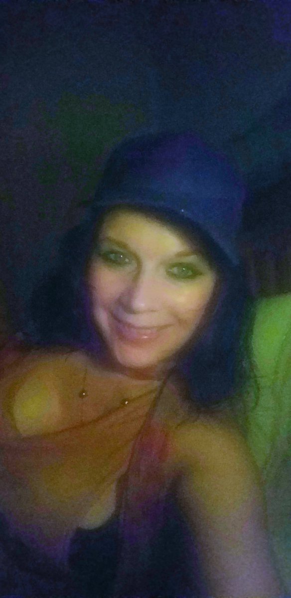 Bono66020372's tweet photo. I #tookthis #selfie at #stupidam because I crashed out #earlylastnight & #wheniwokeup , I still had my #makeupon . It's just so #typical, that now I've been #single for 12 years, I wake up #fullymadeup , yet during my #boyfriend #heyday I used to #gotobed looking = #Swampthing !! https://t.co/b0GP94DQAb