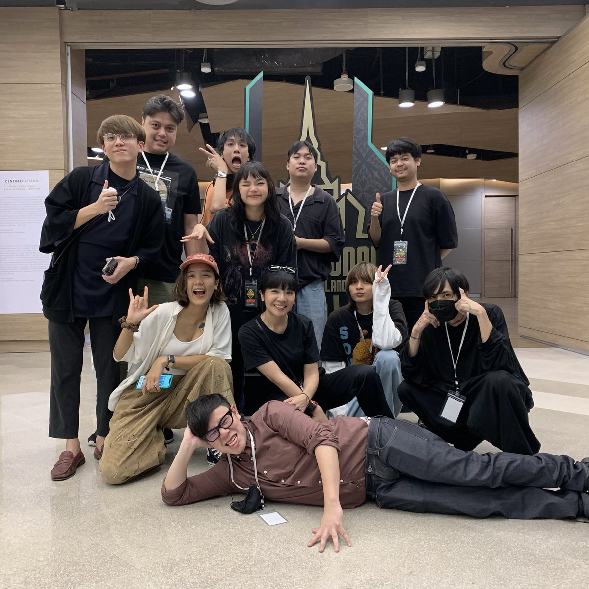 kikidoyoumind's tweet photo. here's to my dream team 🌈 KIKI honestly has the BEST teammates 😭 thank you @jokerspite for taking care of us, super AR 💯 https://t.co/uQTaWE3NZF