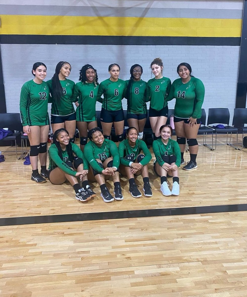 Ellison_VBall's tweet photo. A huge congratulations 🎊 goes out to our JV team who went UNDEFEATED in the Gatesville tournament 💚🦅🏐
Way to get out there and show the true definition of being #EllisonStrong
#TalonsUp https://t.co/jOuyRxSI9a