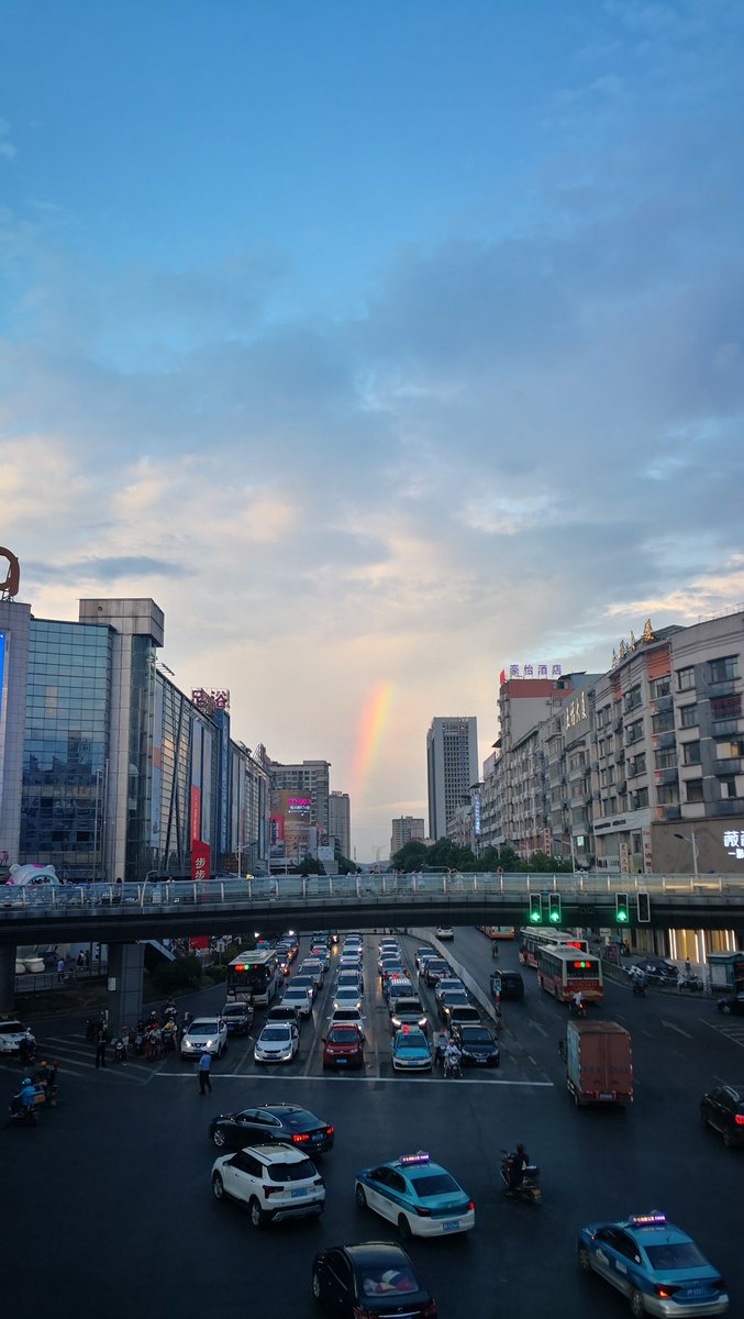 ncnode's tweet photo. 是彩虹啊！🌈 https://t.co/30bKFaGua0