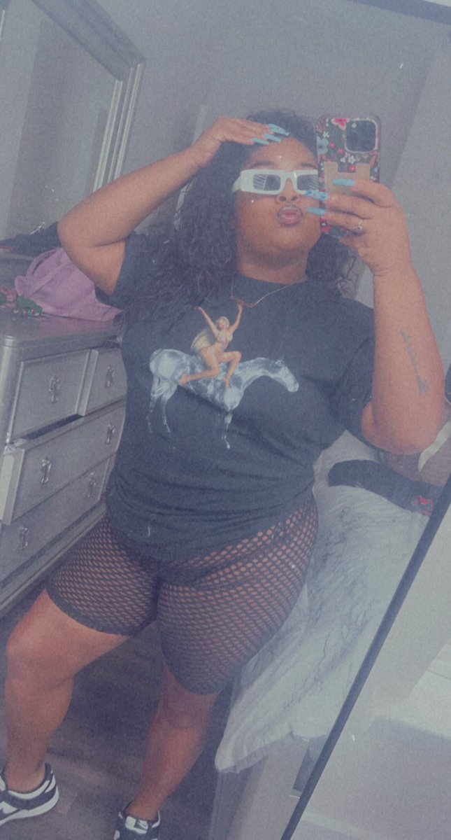 _Annastesia's tweet photo. These mfs ain’t stopping me. #pose4 #Rennaissance https://t.co/nh0URHauVU