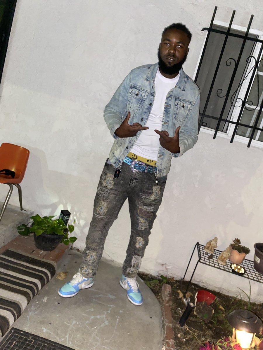 DarcOwe4DaWin's tweet photo. 🥷🏿🏌🏿‍♂️🦈 https://t.co/ftVG16KVx2
