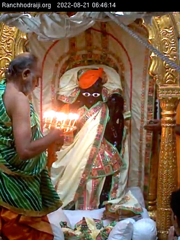 NareshC73826198's tweet photo. આજ રોજ ડાકોર મંગડા આરતી ડાકોર https://t.co/LntPUxaOjt