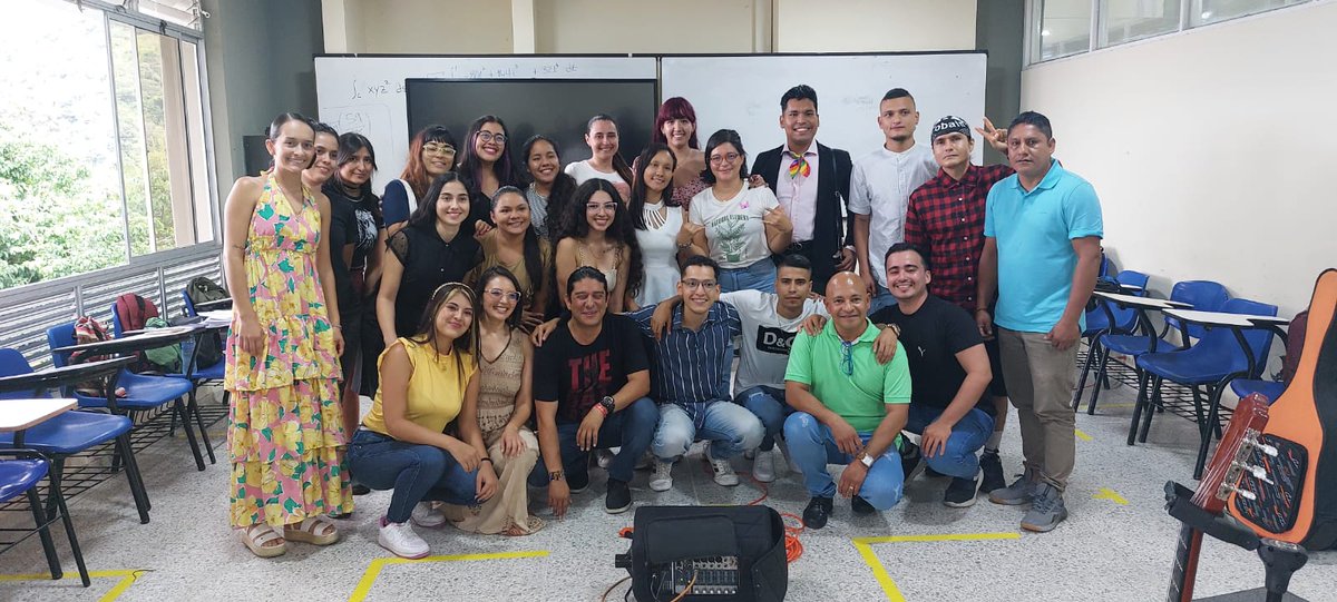 tetoquintero's tweet photo. Las convocatorias, son el espacio de encuentro, la alegría de compartir los saberes, el lugar donde la experiencia se vuelve acontecimiento #IDEAD #LicArtistica @IdeadUT https://t.co/QszNK8jFJz