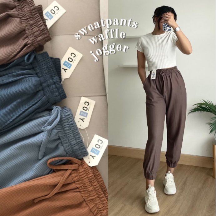pagemeii's tweet photo. ➯ Rekomendasi celana sweatpants/jogger pants wanita di shopee 🛒ー

⤿ ☆ 4.9-5
   📎 https://t.co/9PJ9GqFyDa

⤿ ☆ 4.9-5
   📎 https://t.co/P7BCDB8BT1

⤿ ☆ 4.9-5
   📎 https://t.co/rwKC9pSygW

⤿ ☆ 4.9-5
   📎 https://t.co/TA2hURYtSM https://t.co/4Zy5GVI6L6