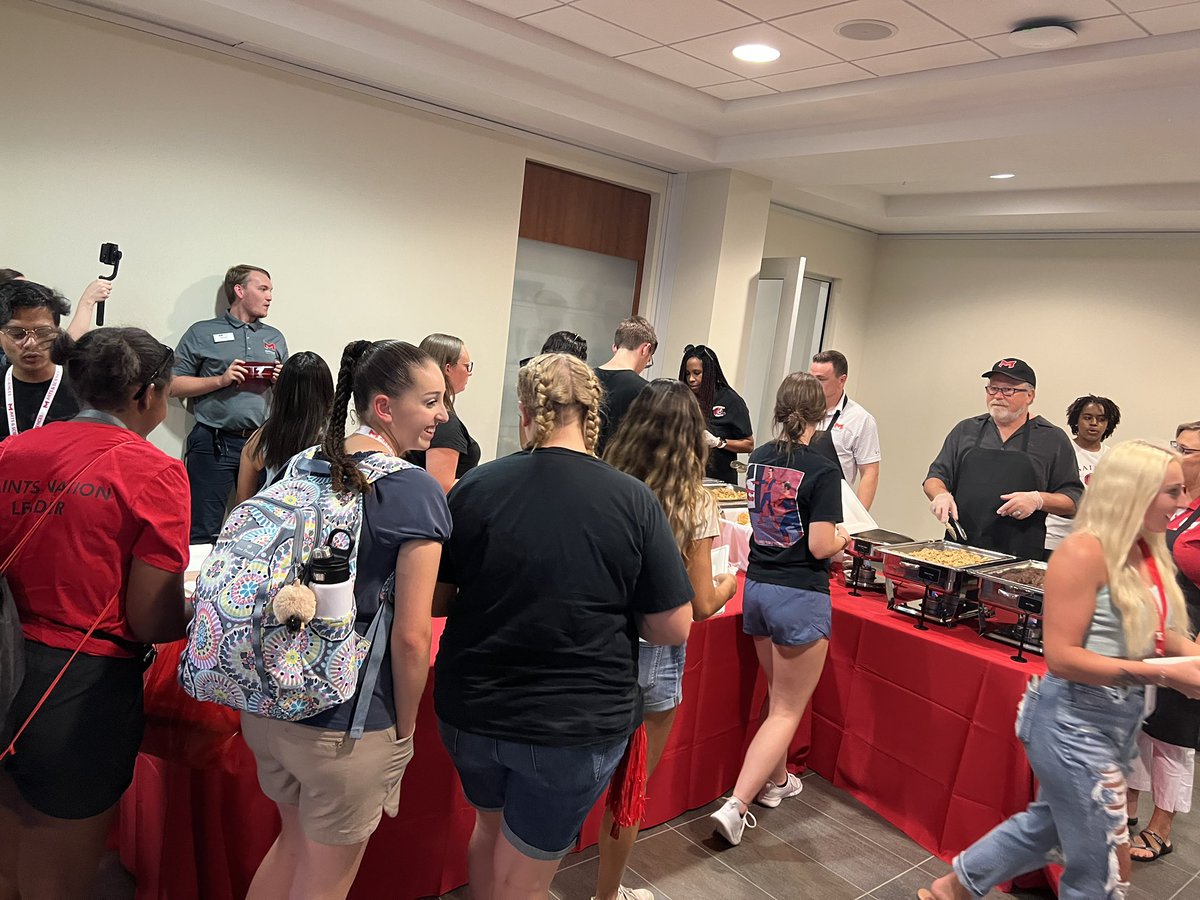 MaryvilleU's tweet photo. President’s Picnic (indoors due to weather) #FinallyASaint https://t.co/WDpKpflXNi