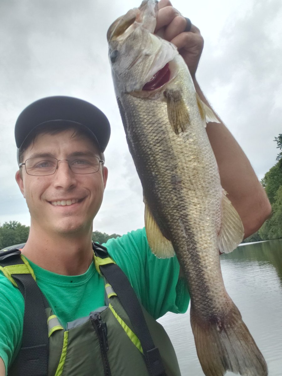 JayHookTwitch's tweet photo. Much better tournament this time. These two largemouth helped give me the victory for the Holt/Oliver kayak tournament. I only caught 5 fish in 9 hours and I had to travel close to 12 miles to make that happen. Thats a ton of work in a kayak and my body is aching. #fishalabama https://t.co/Wg4EqEtYqW