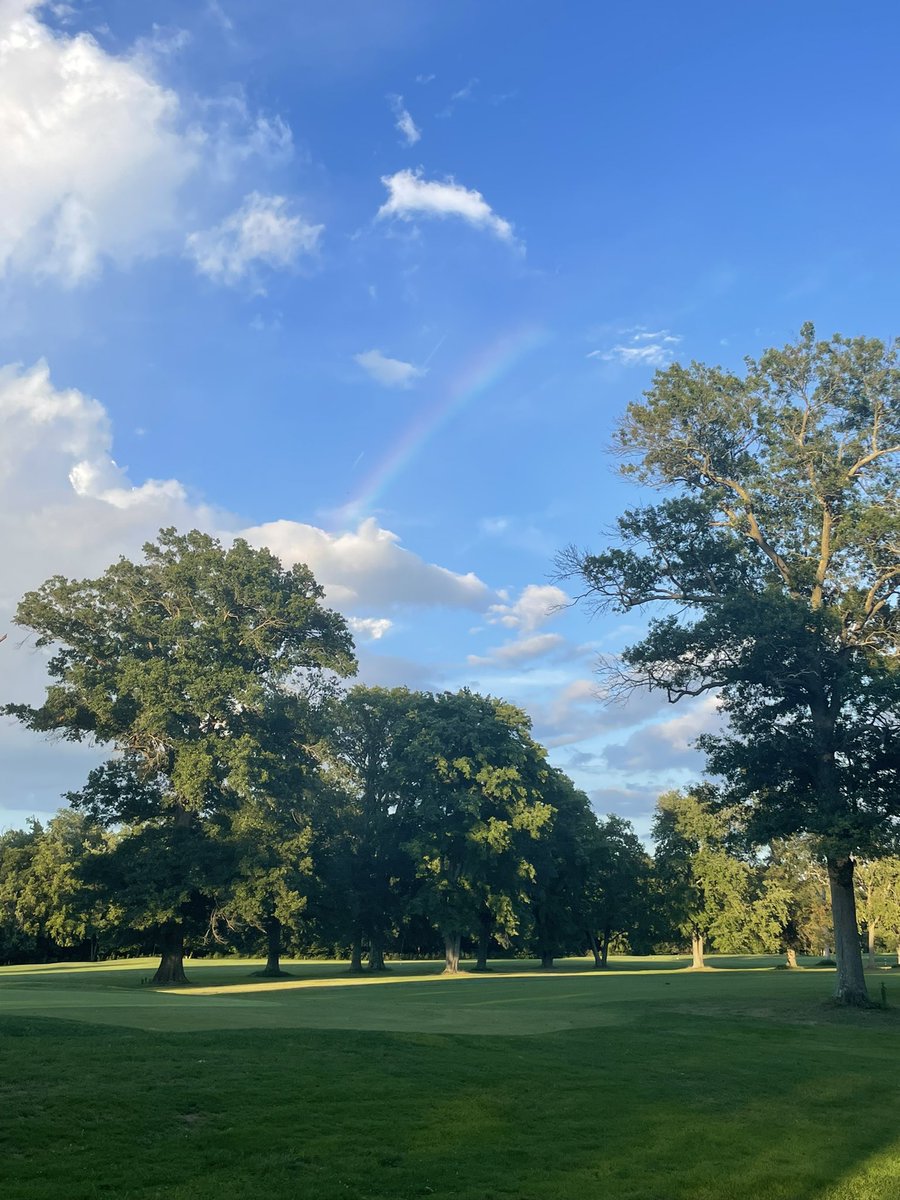 leannanthony's tweet photo. A blue sky rainbow? Okay! https://t.co/qWErmYjkta