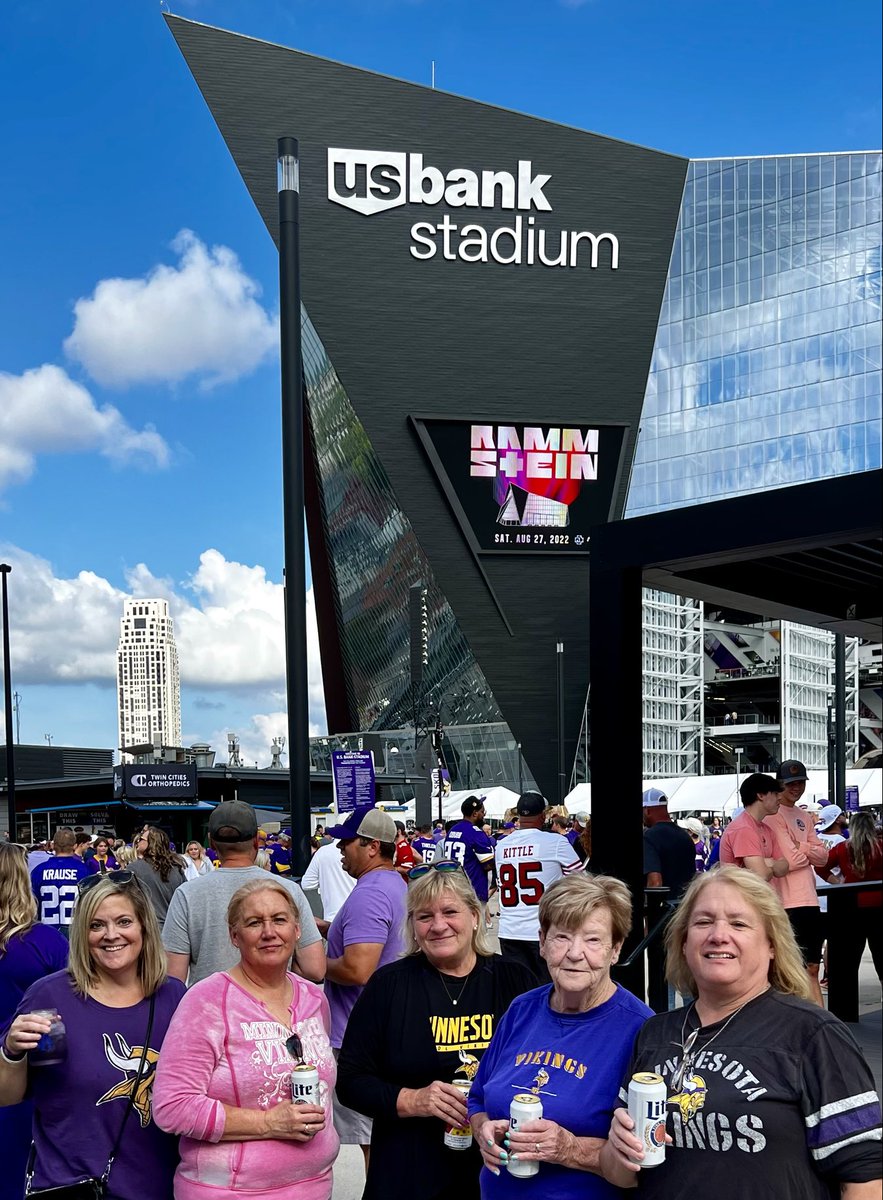 tonyaforge's tweet image. #SKOL