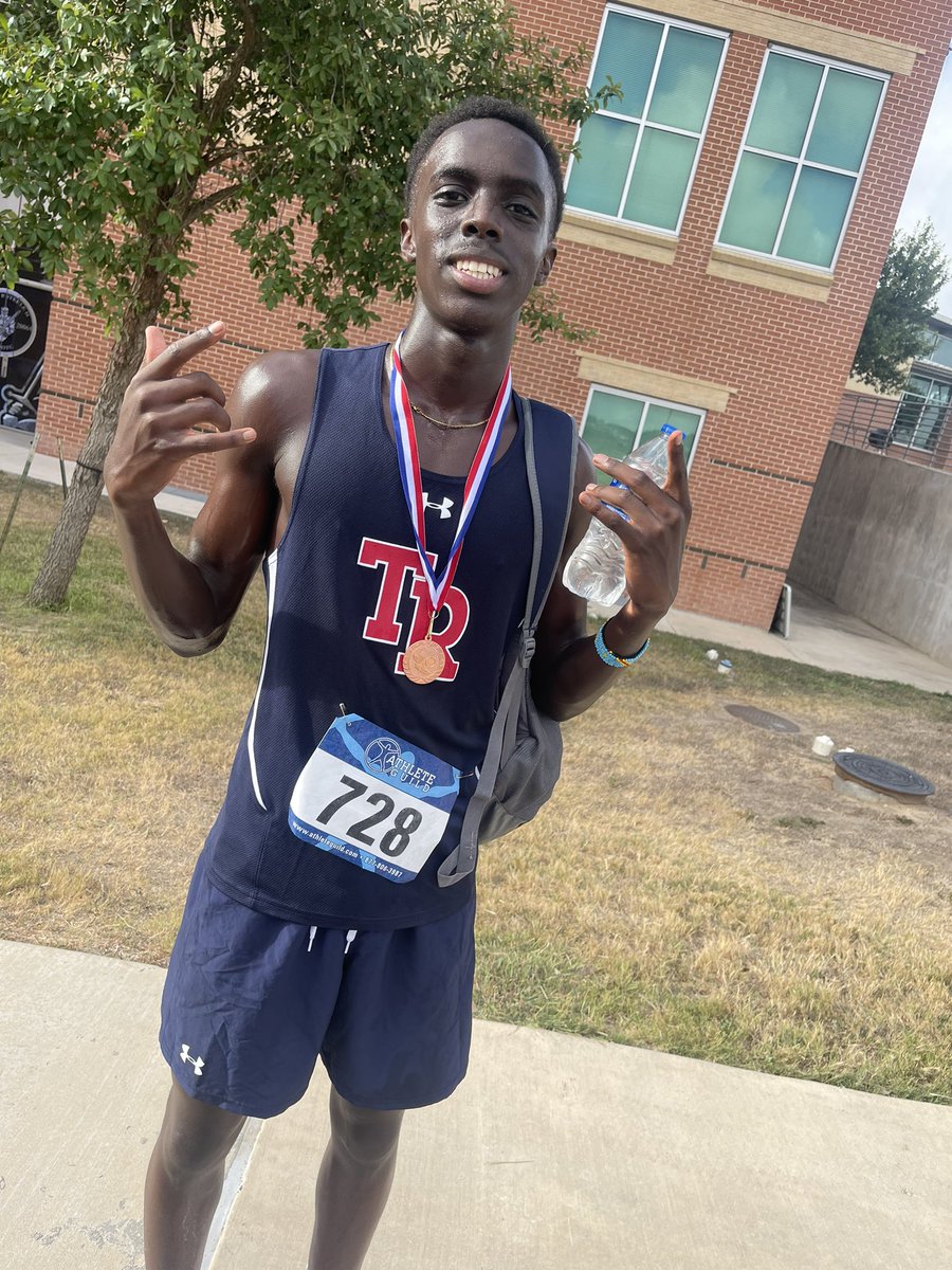 Great effort today <a href="/itsBije/">Bienvenue Byishimo</a>! Brought home some jewelry 🏅way to work!@TRFutbolSA1 <a href="/medinachris10/">ChrisMedina10</a>