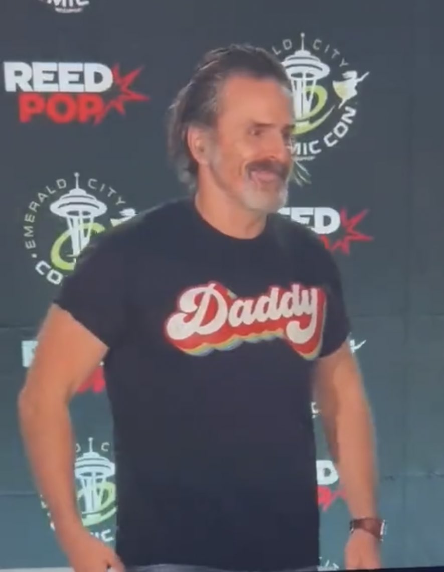 Thank you <a href="/cononeilluk/">Feña | Izzy deserved better ʷʳⁱᵗⁱⁿᵍ</a> for this picture on my birthday.