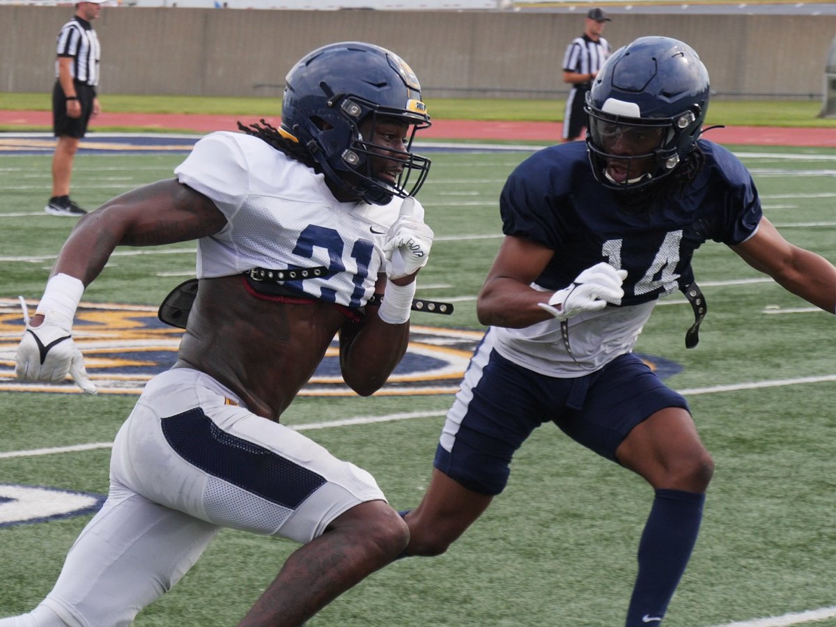 Scotts_Shots_29's tweet photo. You know something, I think I'm getting quite good at this whole photography thing!

@racersfootball 
#photography 
#collegecreatives https://t.co/vM3T9FbeH5