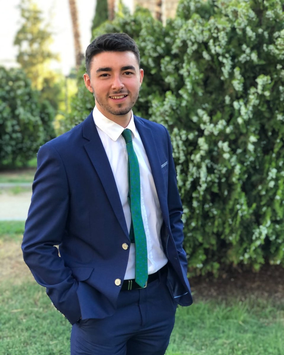 alvaromena8's tweet photo. 👨🏻‍🎓 https://t.co/lVUesTGCBr