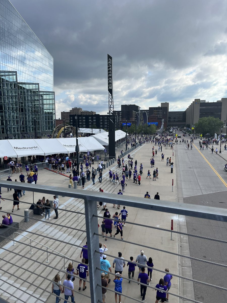 MrsVPreK's tweet photo. @Vikings vs @49ers thanks to a partnership between ISD196 and the Vikes. #SKOL https://t.co/5iOi9imf9h