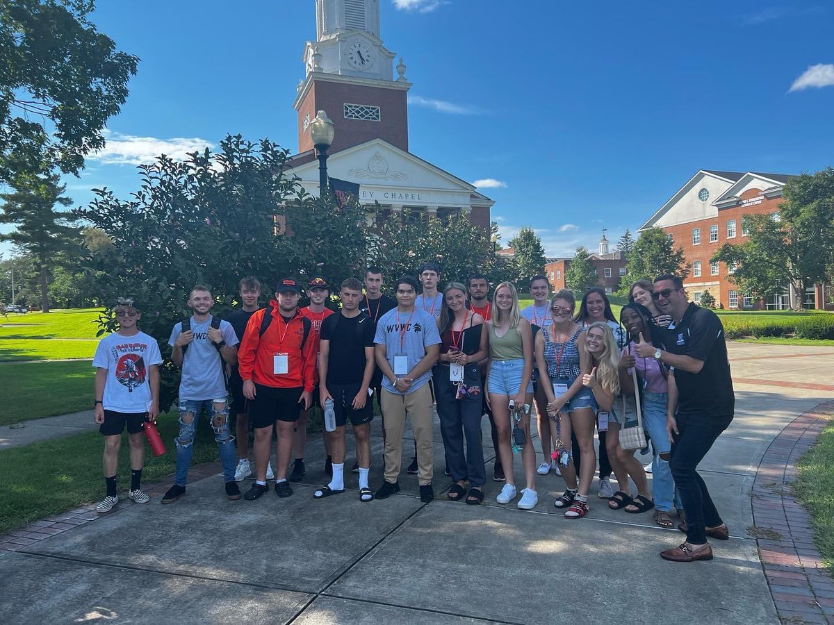 WVWesleyan's tweet photo. Welcome back, Bobcats! Prez Moore has been welcoming students back to campus all day! It’s been a busy day with move-in, orientation, Bobcat Fair and more! #ichosewvwc #DiscoverWVWC https://t.co/1KV6jBph3O