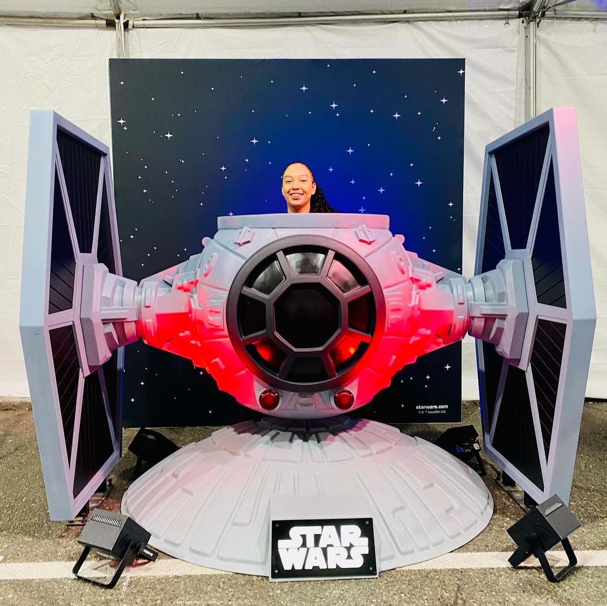 NWpophuntress's tweet image. Some #FunKon2022 photos! I had a great time! Wish I could take some of these life size funkos home 😁 #funko #funkofunatic