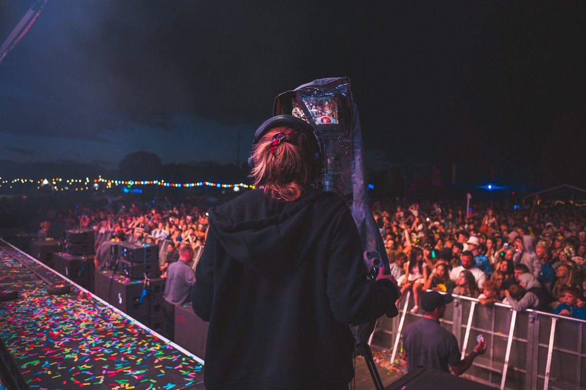 Solent_Prods's tweet image. Rounding off the second day of performances at #CampBestivalShropshire with a bang 💥

#campbestival2022 #production #film