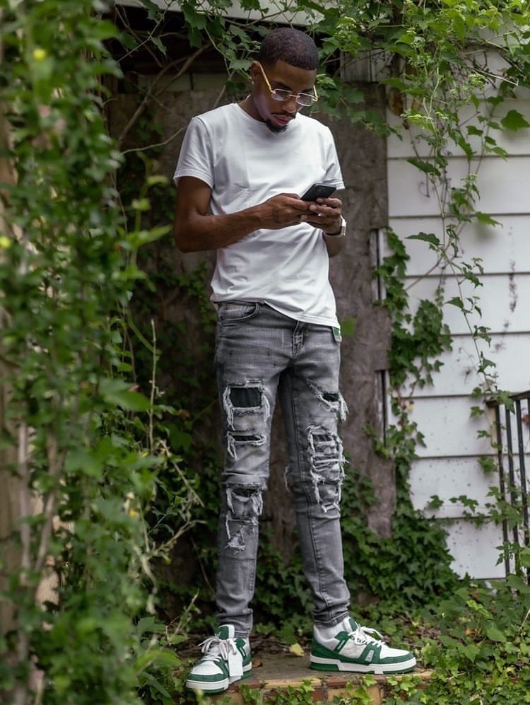 iamkingfeek's tweet photo. Aint really been on Twitter fr lately But what’s going on ☺️🍾 https://t.co/EkYt7qJRAT
