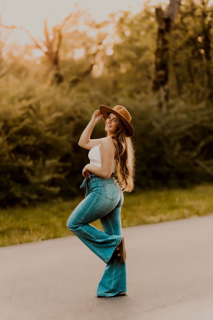 2022-2023 Officer Introductions!

Reagan is our Vice President this school year! She is involved in softball, stuco, class president, FBLA, FCA, wrestling, track, H3, Callaway Kids Bank ambassador. She has been involved in stuco for 4 years.