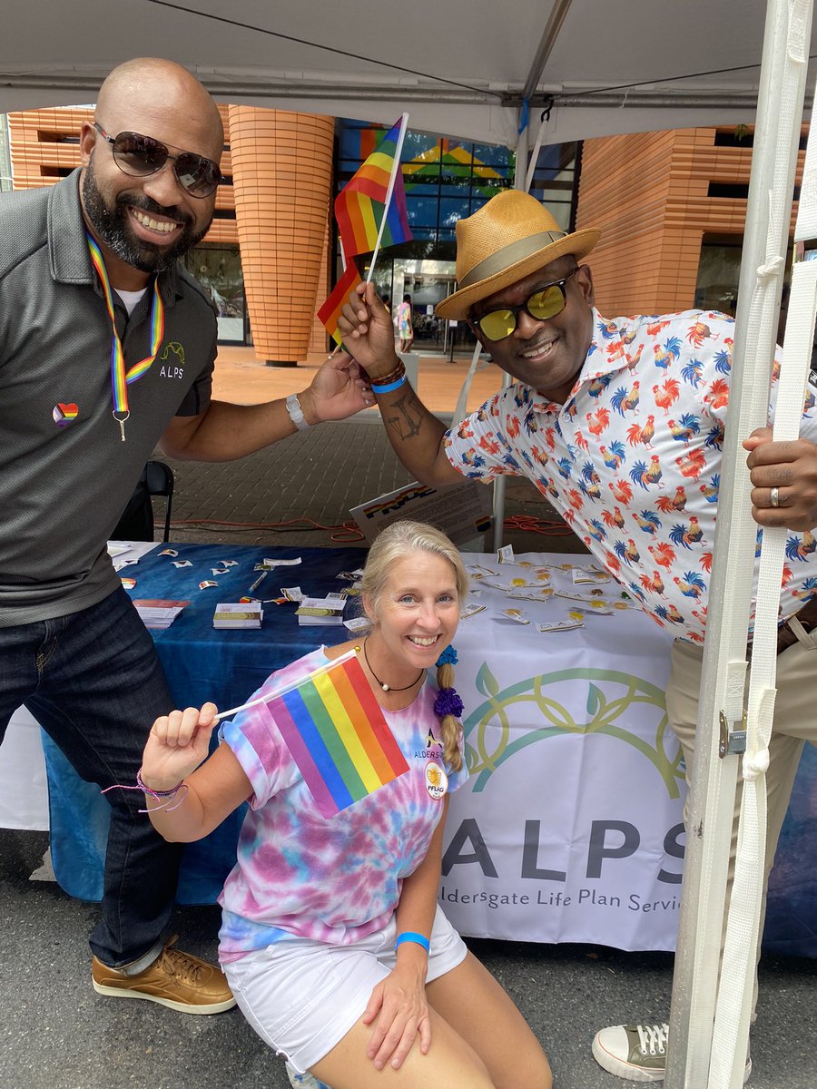 MichaelDeVaul's tweet photo. Great @cltpride Saturday. 

Got to hangout with many #charlottenc #consciousleaders🌈

We can’t pick and choose when we want to be #equityleaders!

Always #ArriveOnPurpose 

@helenhk4 where you at? https://t.co/ItPtyBjgkW