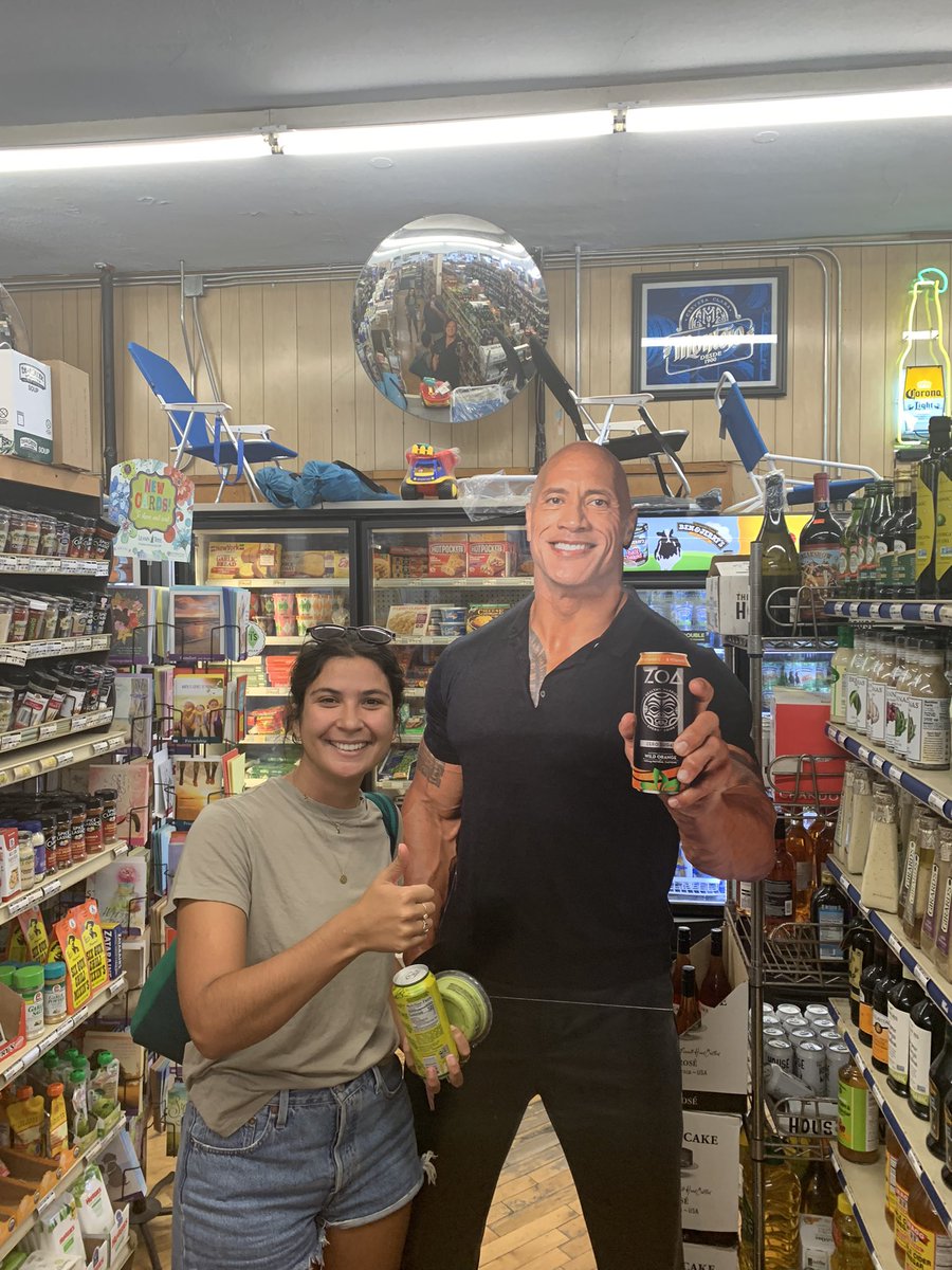 eortlieb1's tweet photo. Celebs are everywhere in LA https://t.co/jQY8SOjaP0