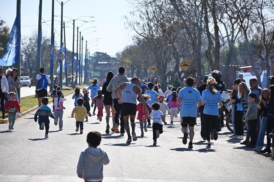 DireccindeDepo5's tweet photo. Y cuenta con 2 distancias de participación: 5 Km y 10 km.  Agradecimiento especial a la Dirección de Tránsito de la IDR, a la Dirección de Tránsito de la Jefatura de Policía de Rocha, Batallón de Infantería Mecanizada Nro 12, Comero, Sentir Acompañantes + https://t.co/8Un1xcekJp