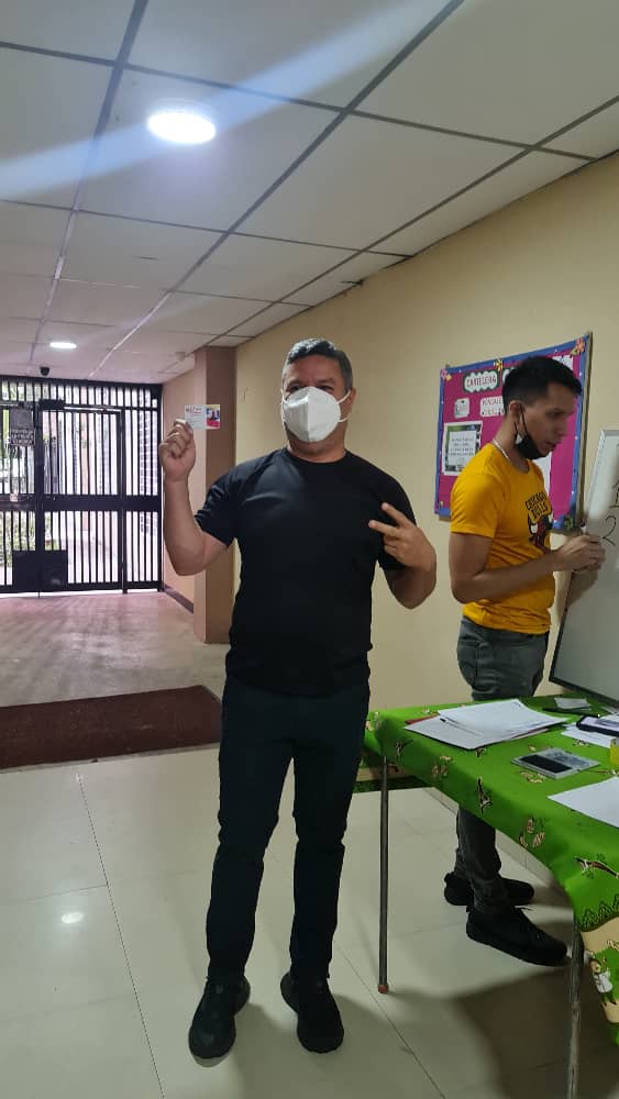 Como lo oriento nuestro Pdte.<a href="/NicolasMaduro/">Nicolás Maduro</a> desde las 2:00pm, hemos participado en las asambleas para elegir a las jefas y jefes de calle. Una muestra de fuerza del partido de Chávez, nuestro <a href="/PartidoPSUV/">PSUV</a>, la fuerza de la Patria. 
#OrganizarUnirSumar
 #PSUVPorTodaVenezuela