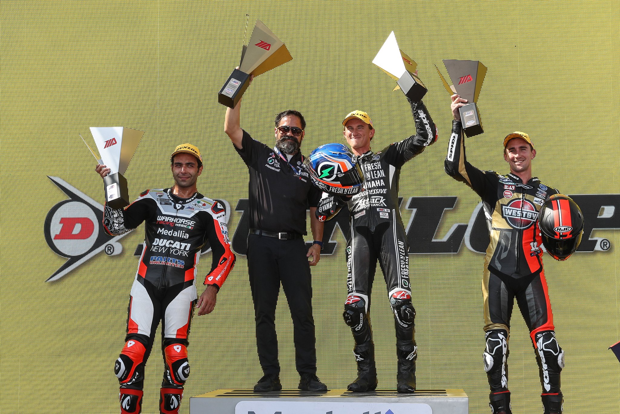 motoamerica-on-twitter-that-s-a-wrap-on-day-one-at-pittrace-so-how