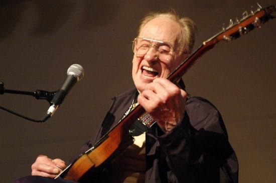 Les Paul! #lespaul #lespaultheman #lespaulinventor #lespaulmusician #lespaulofficial #WizardofWaukesha #music #musiclovers #musicproduction #musicianlife #musician #inventions #inventors #invent #recordingstudio