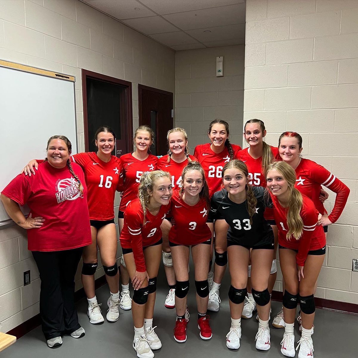 ECLocal's tweet image. 3rd place in the Dixie Greyhounds Volleyball Invitational! The team went 2-1 today to start off the season! #ECAstroPride