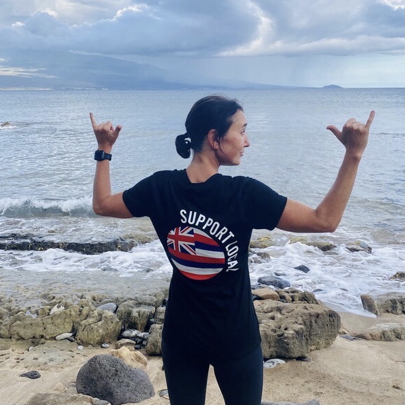 hawaiiverse's tweet photo. Pick up one of our tees → 100% of the proceeds support local businesses
⬇️⬇️⬇️
🛍️ Shop 24 / 7 at https://t.co/QVJILf3nyd
📦Free Shipping with purchases $50 and up
#hawaiiverse #supportlocalhi #supportlocalhawaii #jewelry #madeinhawaii #hawaii #hawaiilife #bevocalsupportlocal https://t.co/L6DkI7fla2