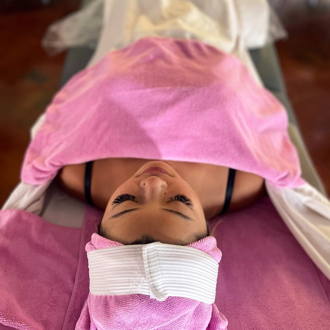 PMTStysons's tweet photo. It’s back-to-school season and we’re waiting for you like🧍‍♀️🧍‍♂️. Discover why nearly 10,000 Future Professionals enroll in a #PMTS each year: https://t.co/EU4Pp6sr5J
📸: Paul Mitchell The School Honolulu Cosmetology Future Professional @ olenaxbeauty
(IG). https://t.co/V0Ymt5uNUz
