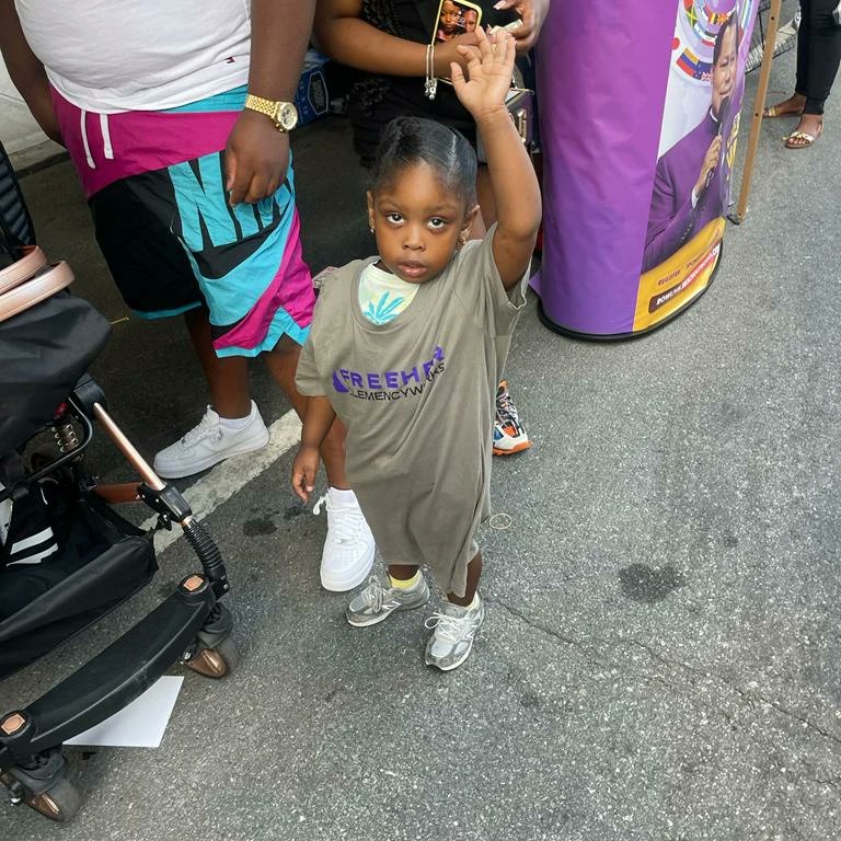 #Harlem to #Vermont we were outside today! 

#FreeHer
#clemencyworks
#harlemday
#clemencyworks 
#humanrights 
#abolitionforthepeople
#reimaginingcommunities
#formerlyincarcerated 
#forfreedoms 
#thenationalcouncil
#socialjustice
#prisonreform
#endincarcerationofwomenandgirls