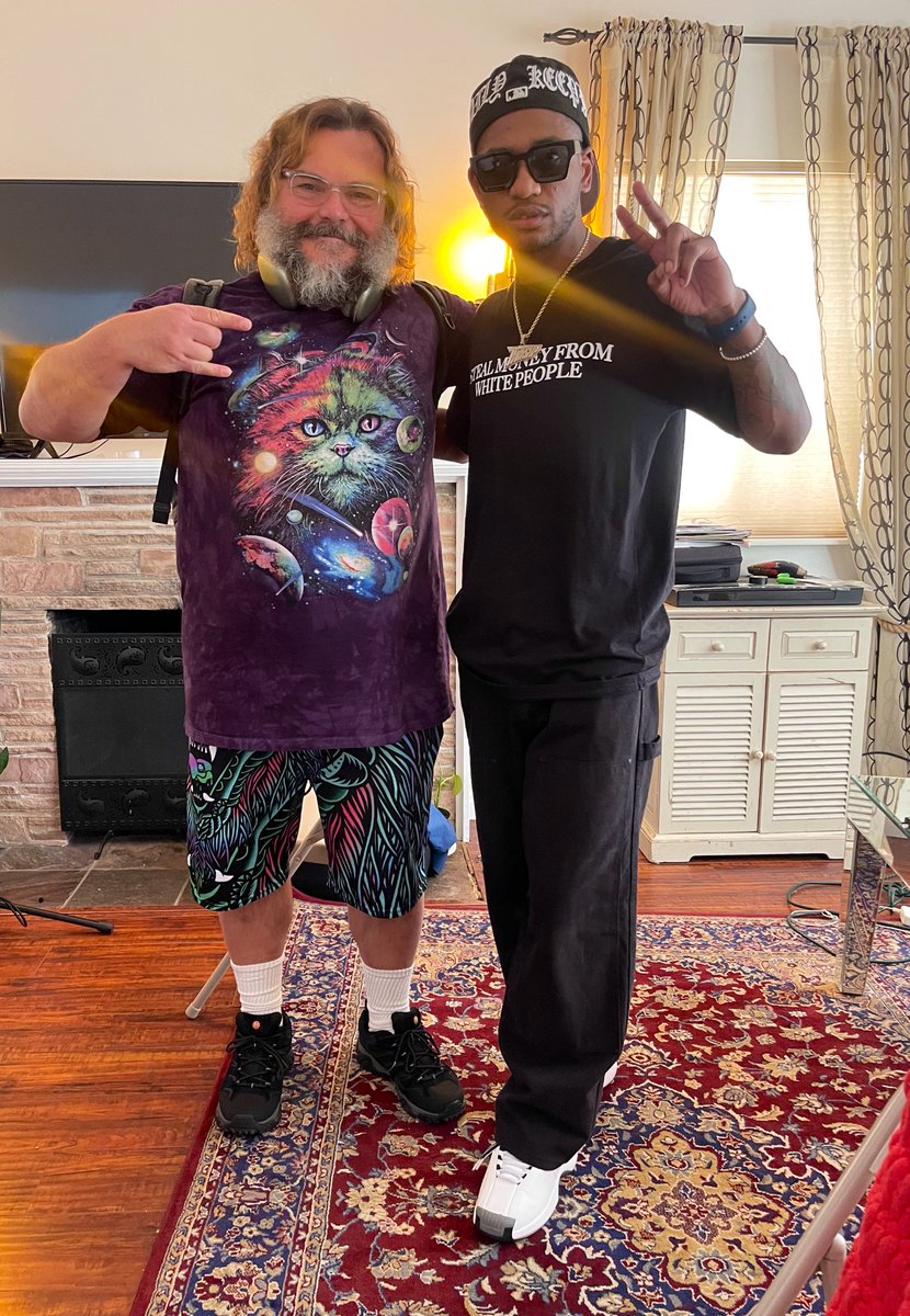 guapdad4000's tweet photo. Kicked it w Jack Black yesterday . What a legend and he is very humble . He liked my shirt , A LOT 🤗💙 https://t.co/a2kUXK8VIx